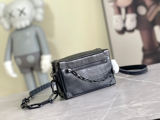 Crocodilien مشکی مات Louis Vuitton LV مینی تنه نرم چرم اختراع کوچک