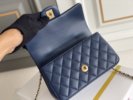 Caviar Chanel Mini Rectangular Caviar 2020 پوست بره دانه‌دار و فلز طلایی