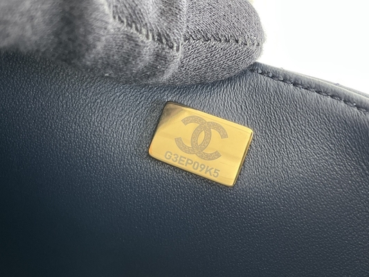 Caviar Chanel Mini Rectangular Caviar 2020 پوست بره دانه‌دار و فلز طلایی