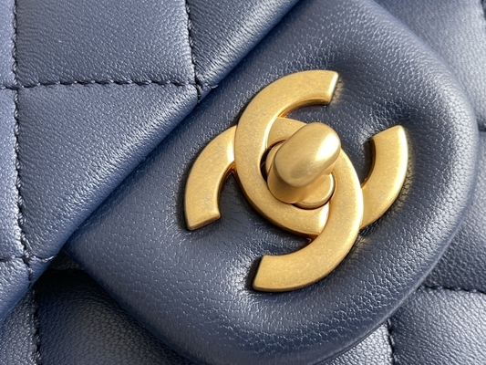Caviar Chanel Mini Rectangular Caviar 2020 پوست بره دانه‌دار و فلز طلایی