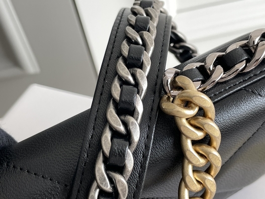 کیف بره از جنس طلا با نام تجاری Chanel 19 Mini OEM