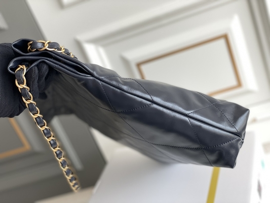 کیف دستی کوچک 22S Calfskin Navy Chanel 22 &quot;Trash Bag&quot; ODM
