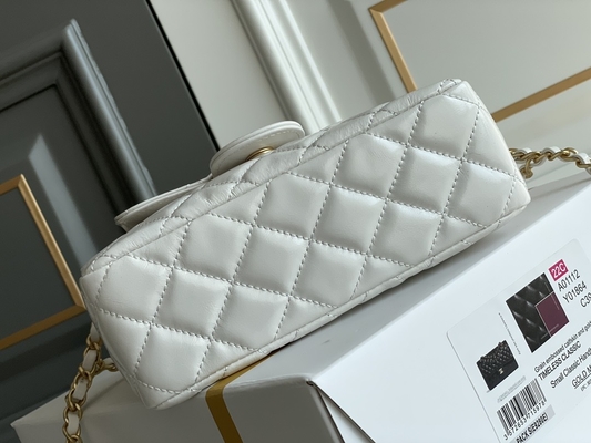 کیف‌های کروز مدل 2023 Chanel Chanel از پوست گوساله سفید کلاسیک