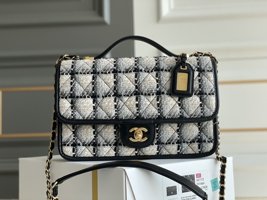 کلاسیک 2WAY Chanel کیف فلپ متوسط ​​مسنجر پشم شطرنجی مشکی سفید