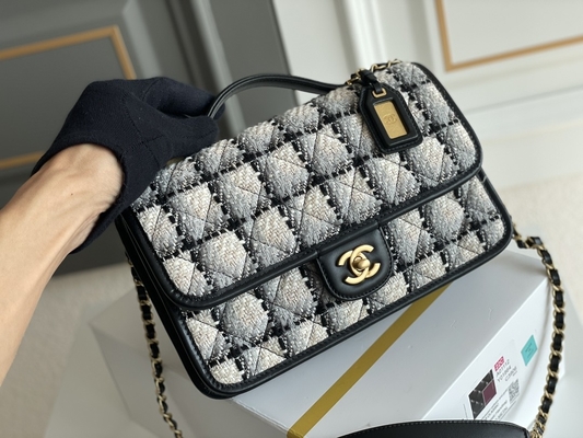 کلاسیک 2WAY Chanel کیف فلپ متوسط ​​مسنجر پشم شطرنجی مشکی سفید