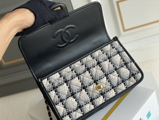 کلاسیک 2WAY Chanel کیف فلپ متوسط ​​مسنجر پشم شطرنجی مشکی سفید