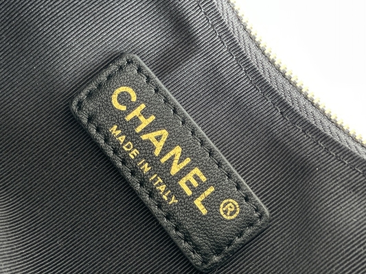 کیف دستی زنجیر سیاه با مارک Chanel Hobo چرم گوساله