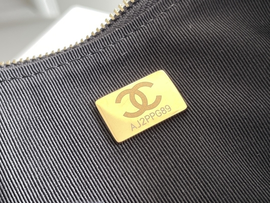 کیف دستی زنجیر سیاه با مارک Chanel Hobo چرم گوساله