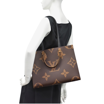 کیف مونوگرام طراح بوم معکوس OnTheGo MM کیف خرید Louis Vuitton