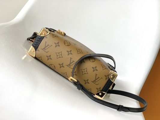 کیسه شانه مونوگرام تنه جانبی LV با روکش کروز پیرچشمی Louis Vuitton M46358