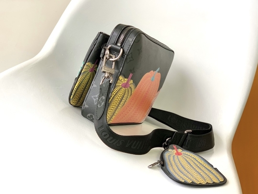 LV x YK Trio Monogram کیف مردانه با مارک Unisex M46358 Street Style Collaboration 3WAY