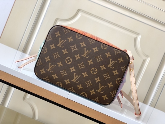 کیف سطلی مدل NéOnoé MM Designer Monogram Bag LVxYK