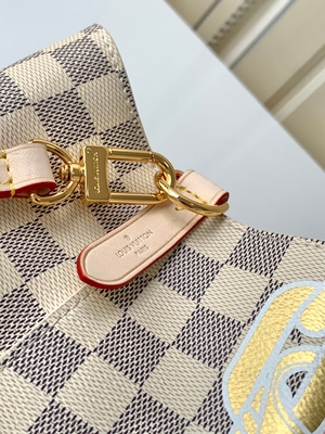 کیف سطلی MM با برند NéONoé MM Damier Azur Canvas LV صورتی سفید