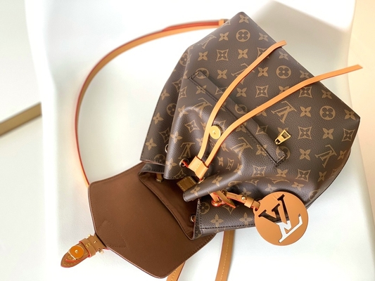Monogram Shadow Calf Leather LV Montsouris PM طلسم جداشدنی کوله پشتی