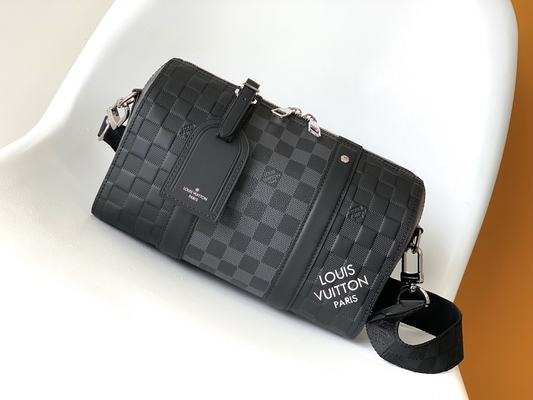 کیف مسنجر شطرنجی مردانه LV Keepall BandoulièRe 25