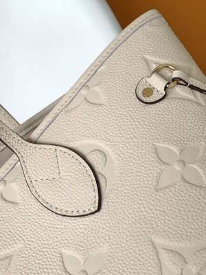 کیف دستی بژ بوم Neverfull MM با مارک قبلی مورد علاقه