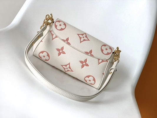 کیف کرم مینی اسلینگ مورد علاقه مارک LV Rose Trianon Two Monogram Empreinte Leather