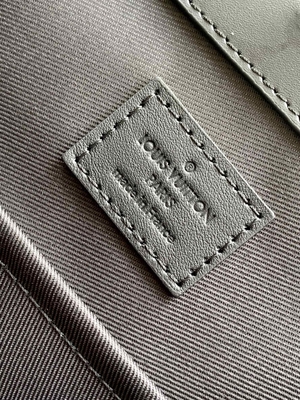 کیف مردانه Sac Plat Horizontal Zippé 24H M45571 Louis Vuitton
