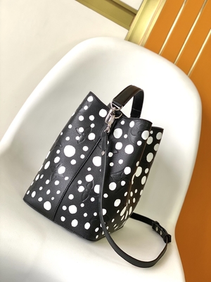 کیف دستی زنانه سفید مشکی NéOnoé MM Louis Vuitton Yayoi Kusama