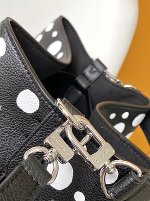 کیف دستی زنانه سفید مشکی NéOnoé MM Louis Vuitton Yayoi Kusama