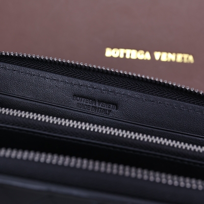 زیپ کیف‌پول‌های طرح کوچک چرمی BV Bottega Veneta Intrecciato