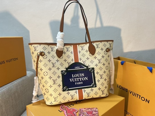 کیف دستی زنانه لویی ویتون با مارک تجاری Neverfull Beige Monogram