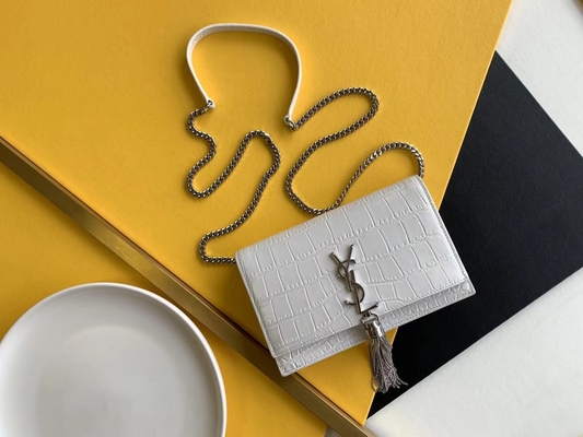 بسته بندی زیپ دار ووک وکیت کیت قرمز YSL Saint Laurent Woc