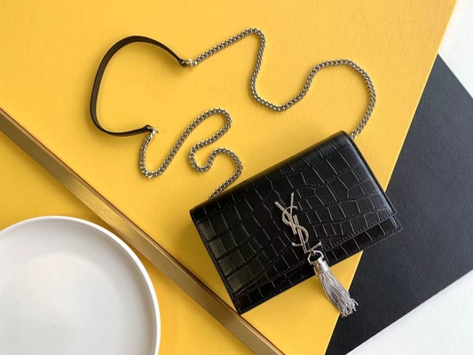 بسته بندی زیپ دار ووک وکیت کیت قرمز YSL Saint Laurent Woc