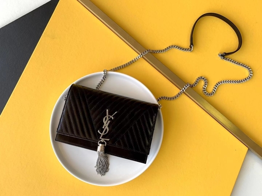 بسته بندی زیپ دار ووک وکیت کیت قرمز YSL Saint Laurent Woc