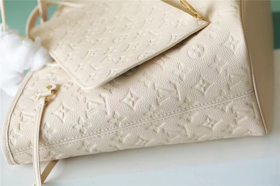 کیف دستی زنانه با مارک مهمانی Neverfull MM Monogram Empreinte با گل خیاطی