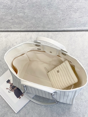 کیف 30 سانتی متری 23P Chanel Deauville Tote Ecru White Ecru Black Strape