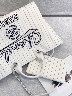 کیف 30 سانتی متری 23P Chanel Deauville Tote Ecru White Ecru Black Strape