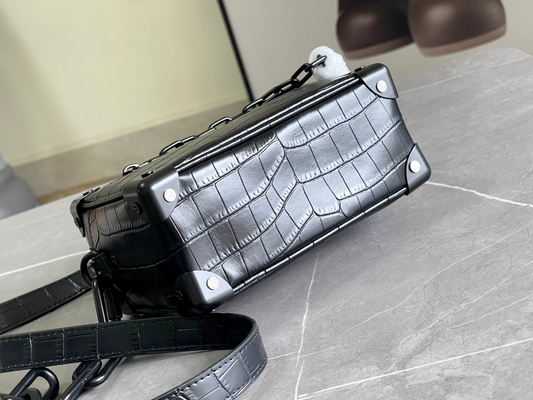 Crocodilien مشکی مات Louis Vuitton LV مینی تنه نرم چرم اختراع کوچک