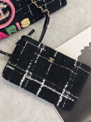کیف های ساحلی توید با برند سفارشی Sotheby's Chanel 2022 FW Rainbow Tote